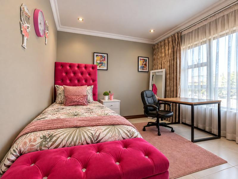 3 Bedroom Property for Sale in Gateway Manor North West